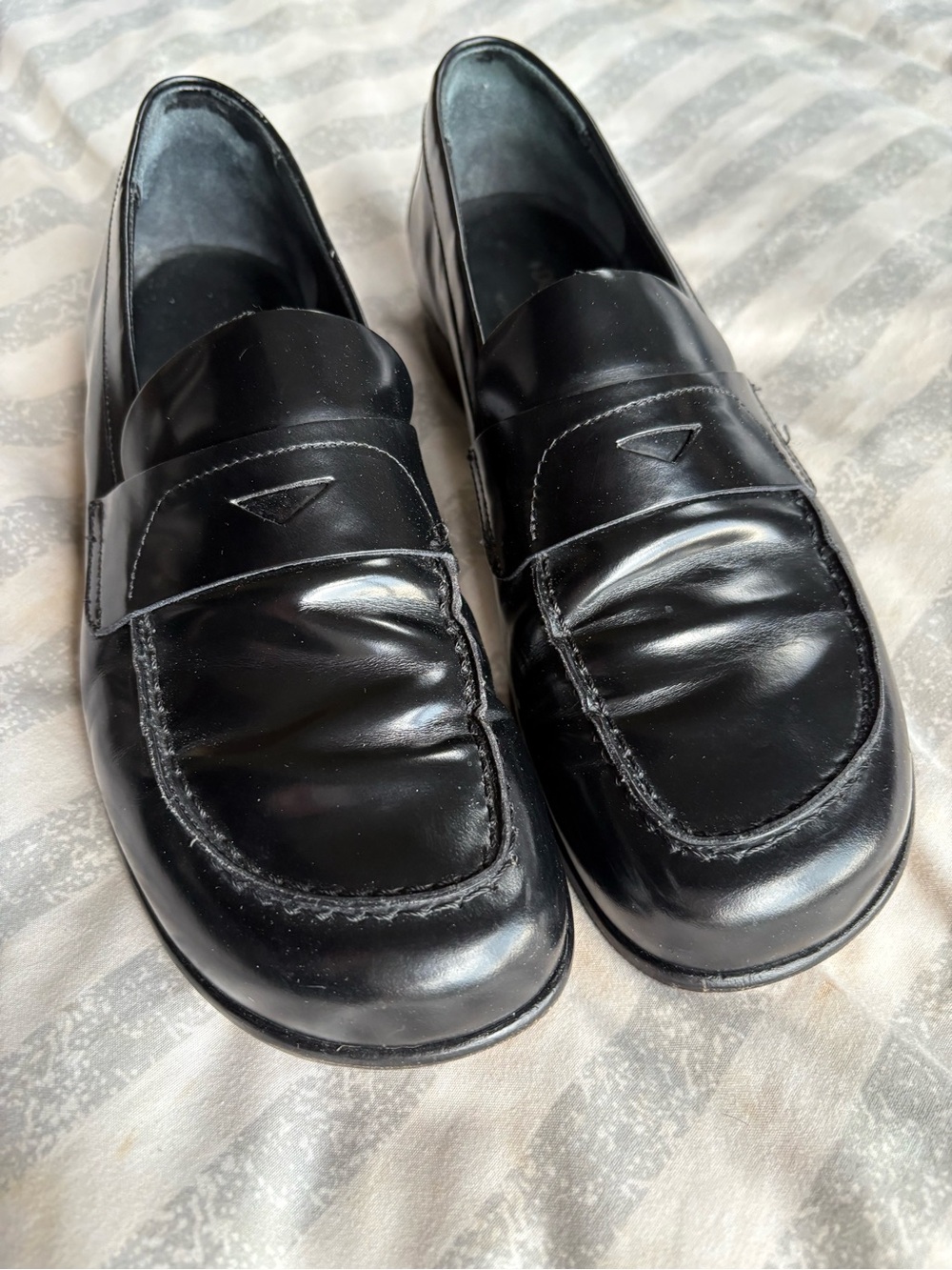 Donald J. Pliner Women’s Size 7M Black Leather Penny Loafers Made in Italy - Picture 4 of 7